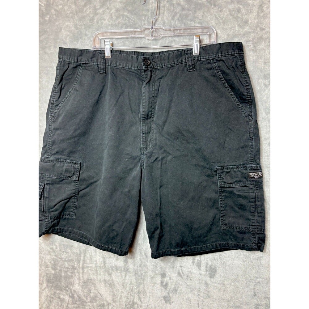 Wranger Men’s Cargo Shorts Size 42 Black Hoop Loop Side Pockets Cotton